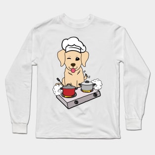 Funny golden retriever is cooking Long Sleeve T-Shirt